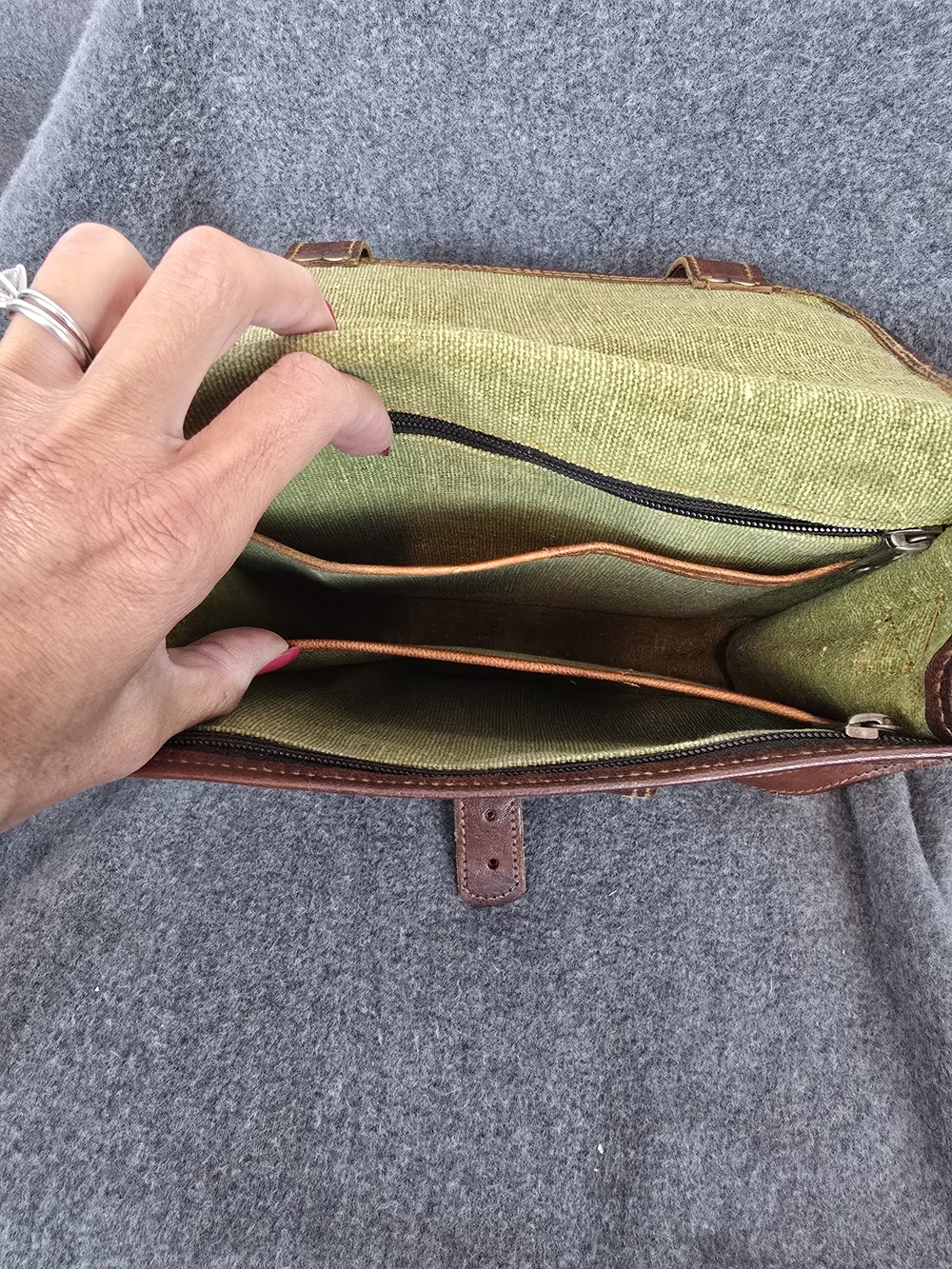 Classic Brown Leather Leather Satchel - Timeless Style - Picture 5 of 5